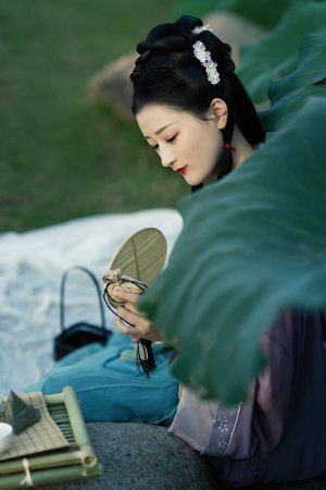 洗澡时与亲女伦了